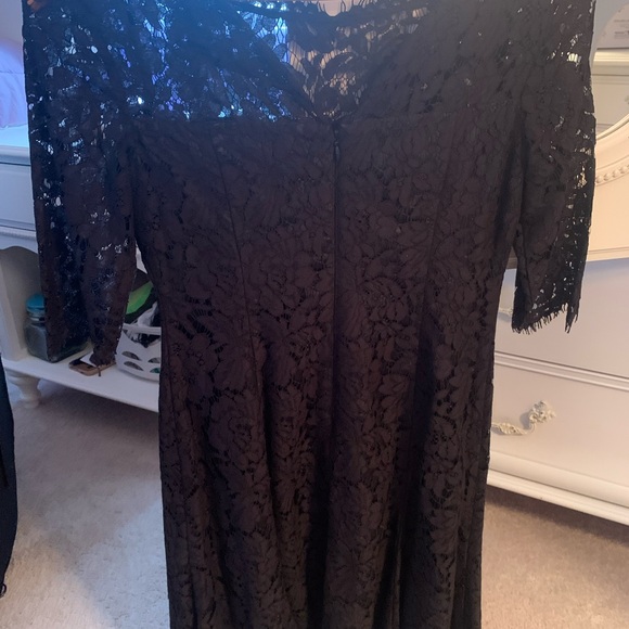 Lace dress - Picture 5 of 6